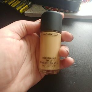 Mac Studio Fix Fluid NW 15